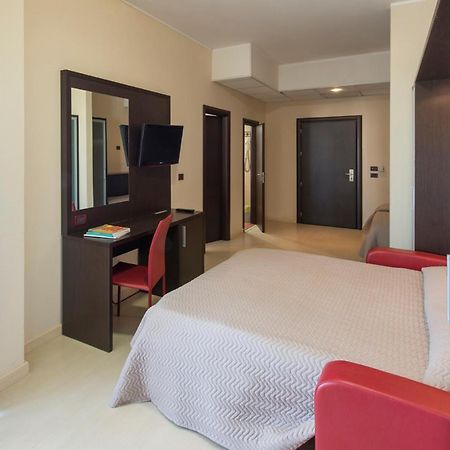 Grand Hotel Adriatico Монтесильвано Экстерьер фото