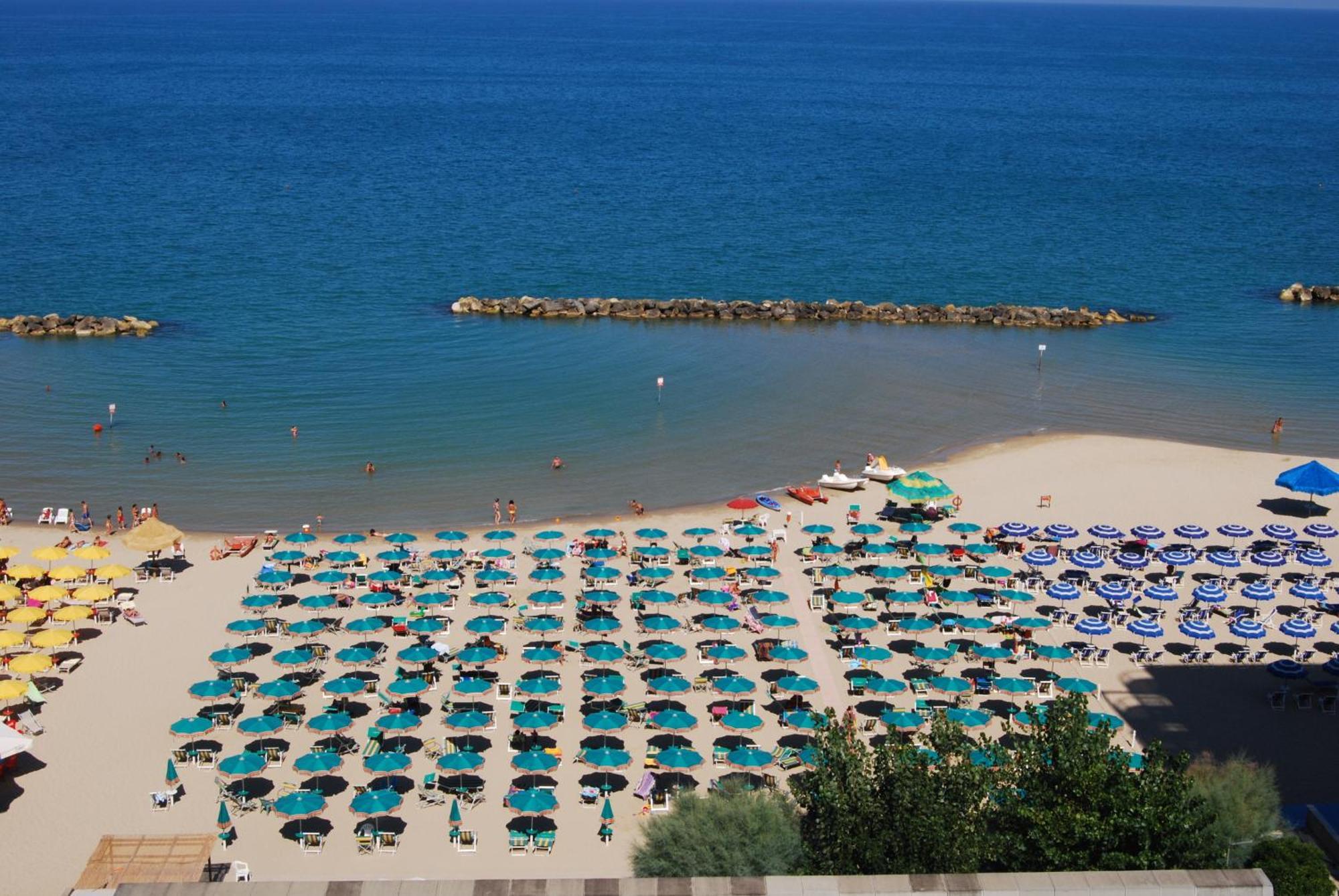 Grand Hotel Adriatico Монтесильвано Экстерьер фото