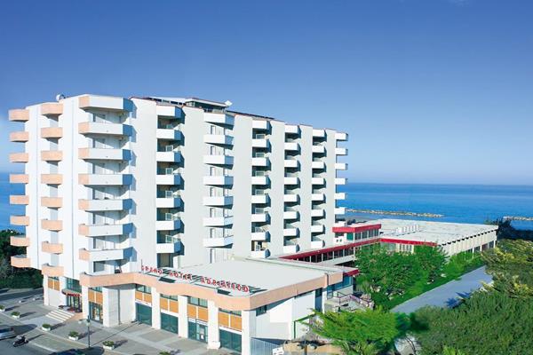 Grand Hotel Adriatico Монтесильвано Экстерьер фото
